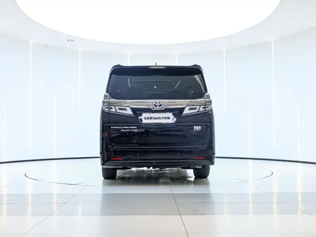 Toyota Vellfire — фото 2