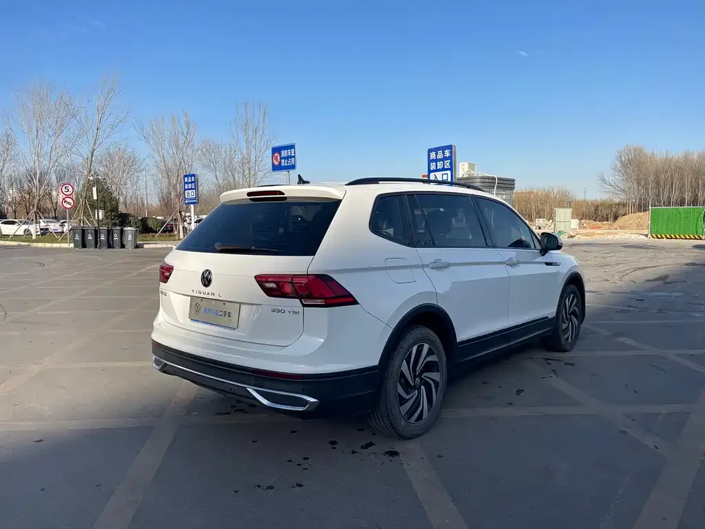 Volkswagen Tiguan L — фото 3