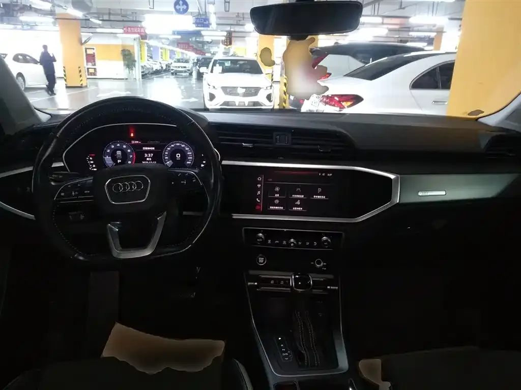 Audi Q3 — фото 10