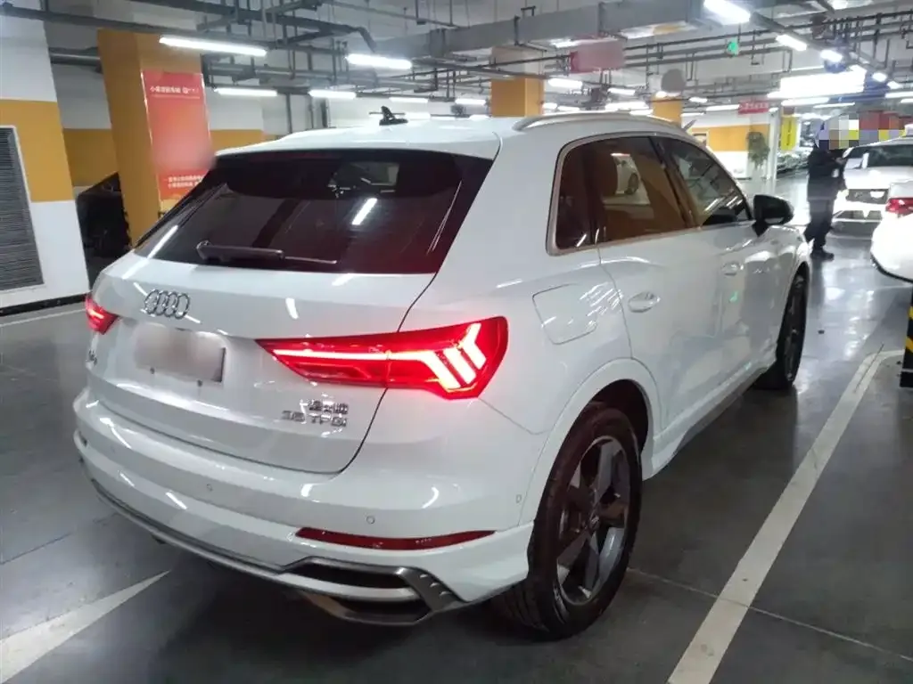 Audi Q3 — фото 7