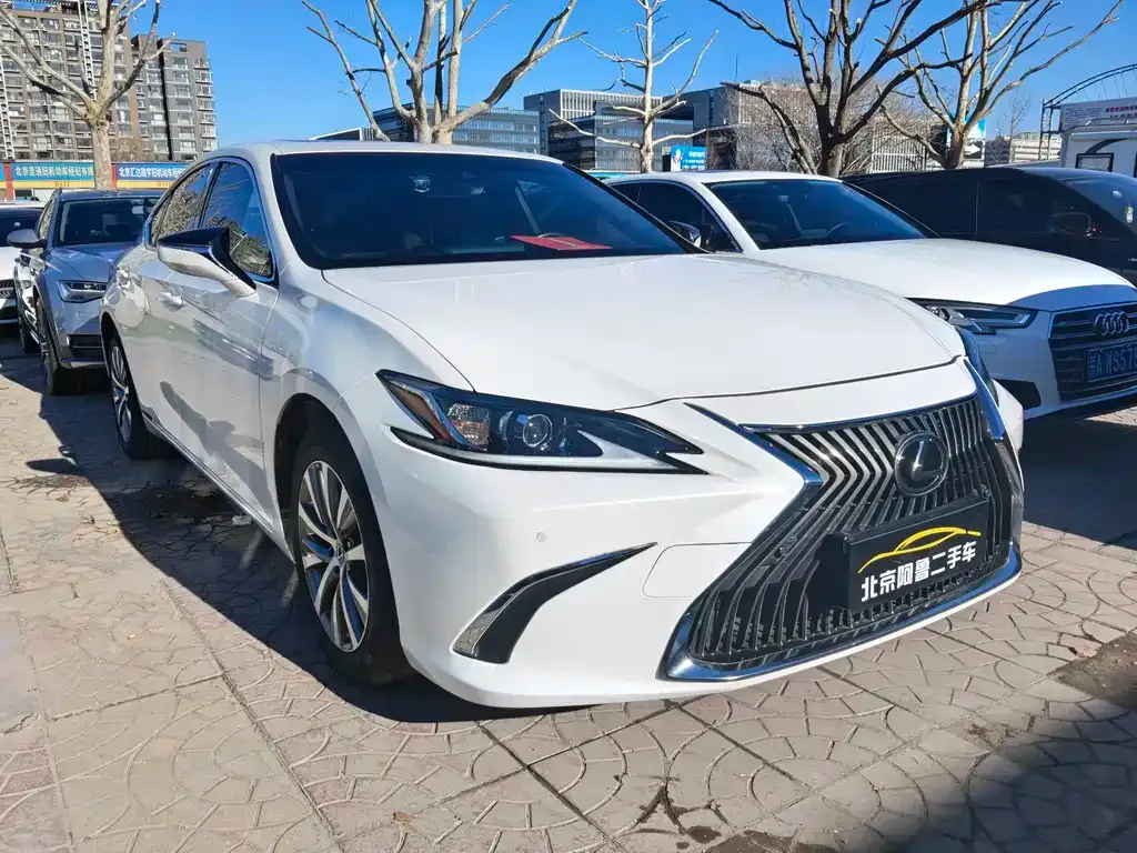 Lexus ES — фото 6