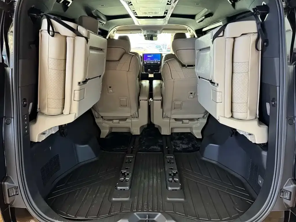 Toyota Vellfire — фото 6