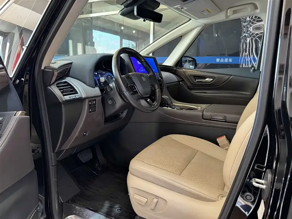 Toyota Vellfire — фото 3