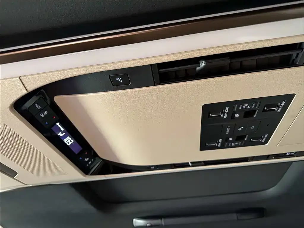 Toyota Vellfire — фото 10