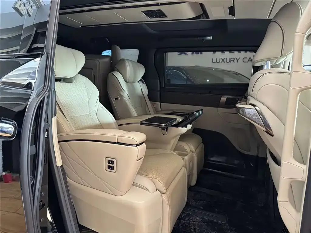 Toyota Vellfire — фото 8