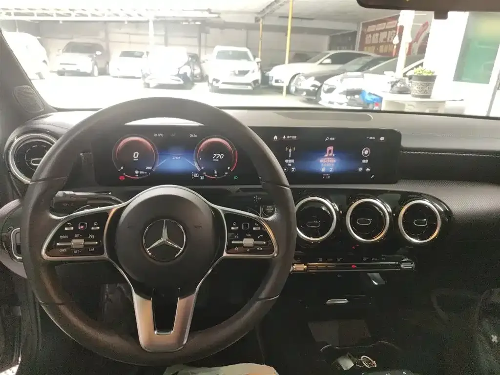 Mercedes-Benz A-Class — фото 10