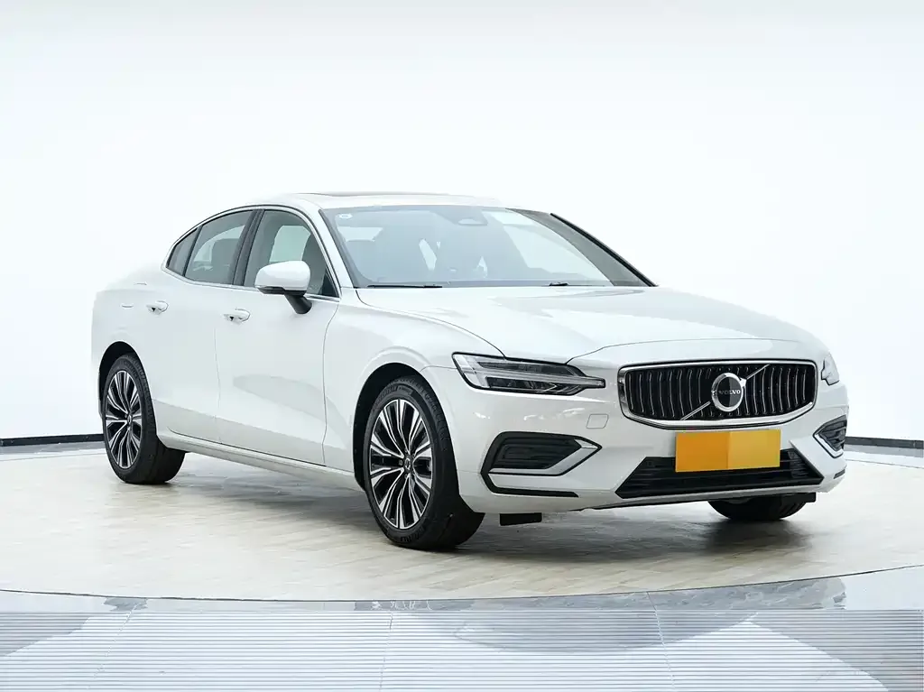 Volvo S60 — фото 10