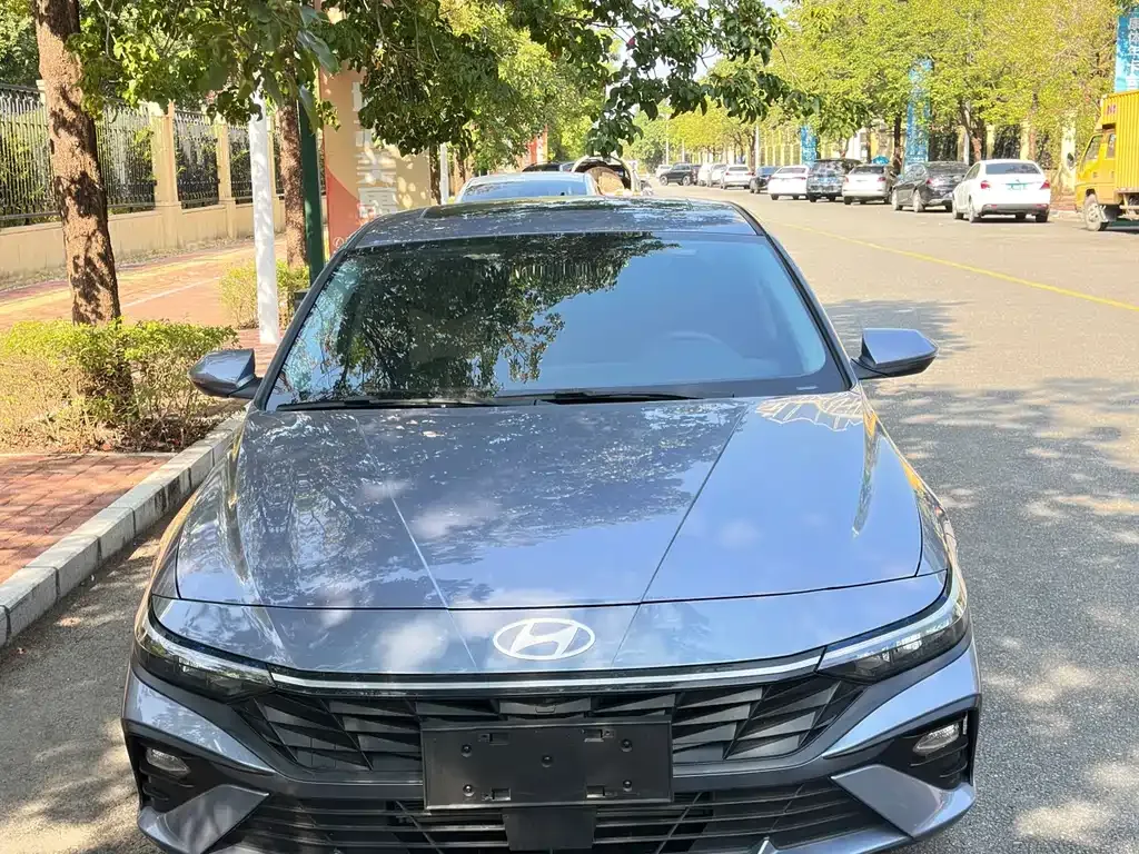 Hyundai Elantra — фото 2