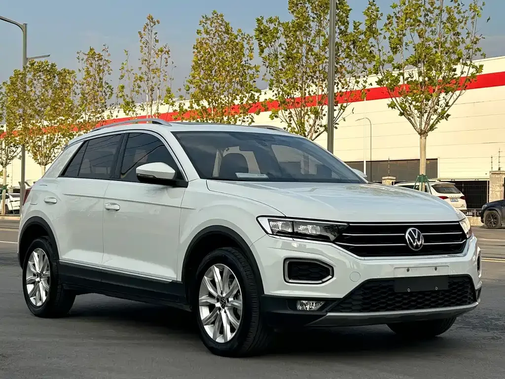 Volkswagen T-Roc — фото 6