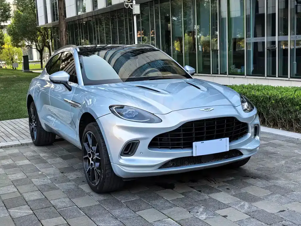 Aston Martin DBX — фото 5