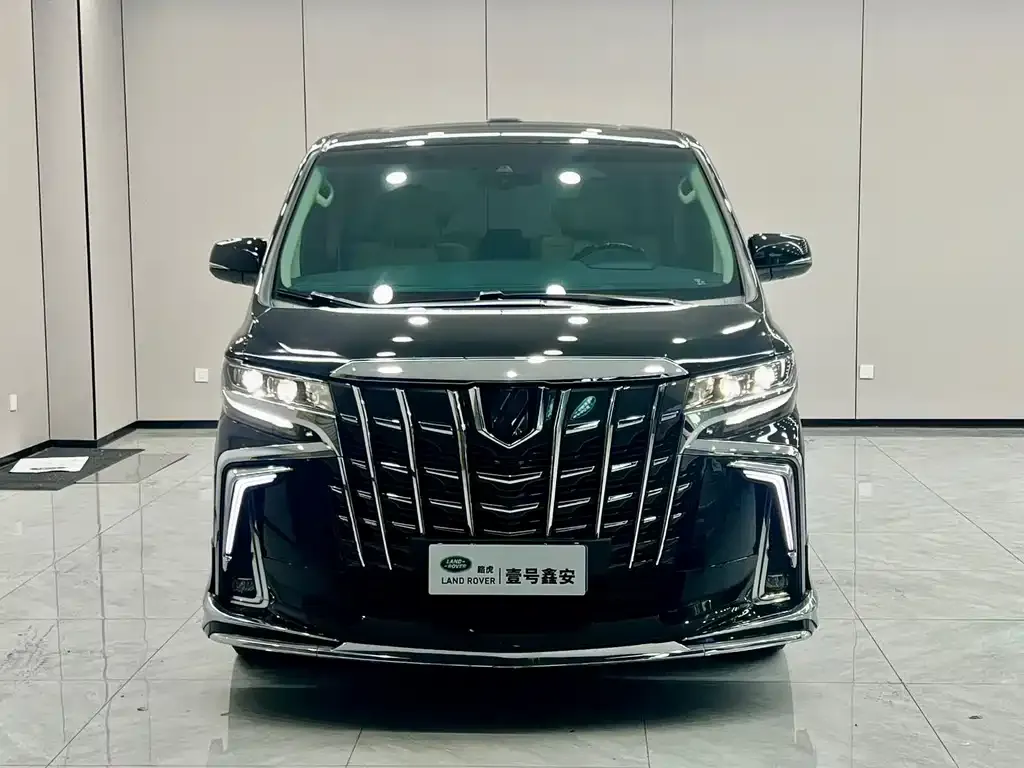 Toyota Alphard — фото 5
