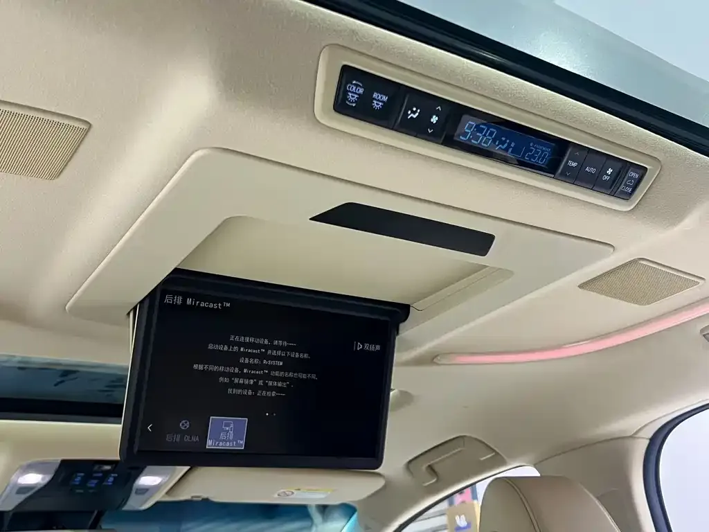 Toyota Alphard — фото 2