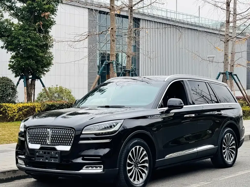 Lincoln Aviator — фото 1