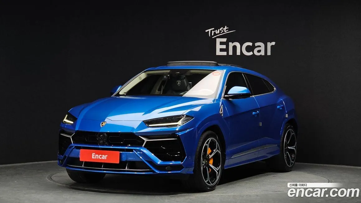 Lamborghini Urus — фото 1