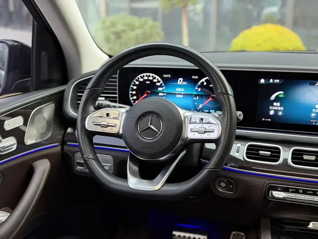 Mercedes-Benz GLS — фото 5