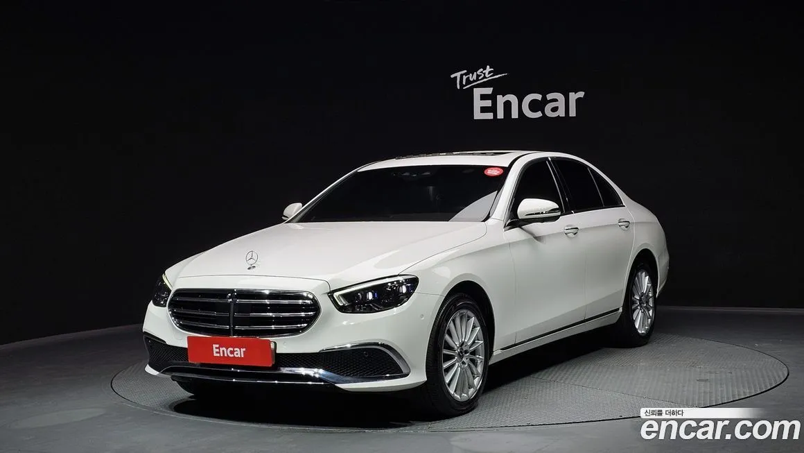 Mercedes-Benz E-Class — фото 1