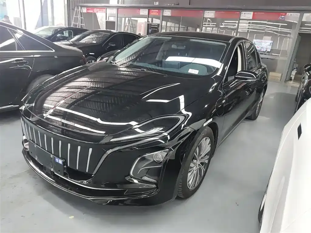 Hongqi E-QM5 — фото 1