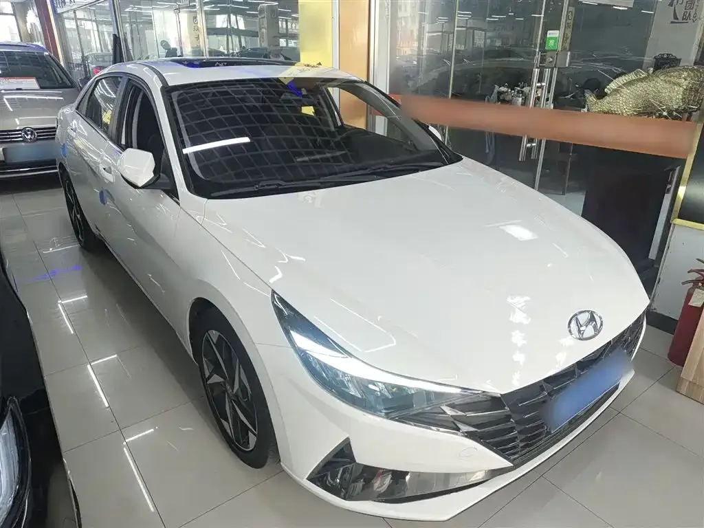 Hyundai Elantra — фото 4