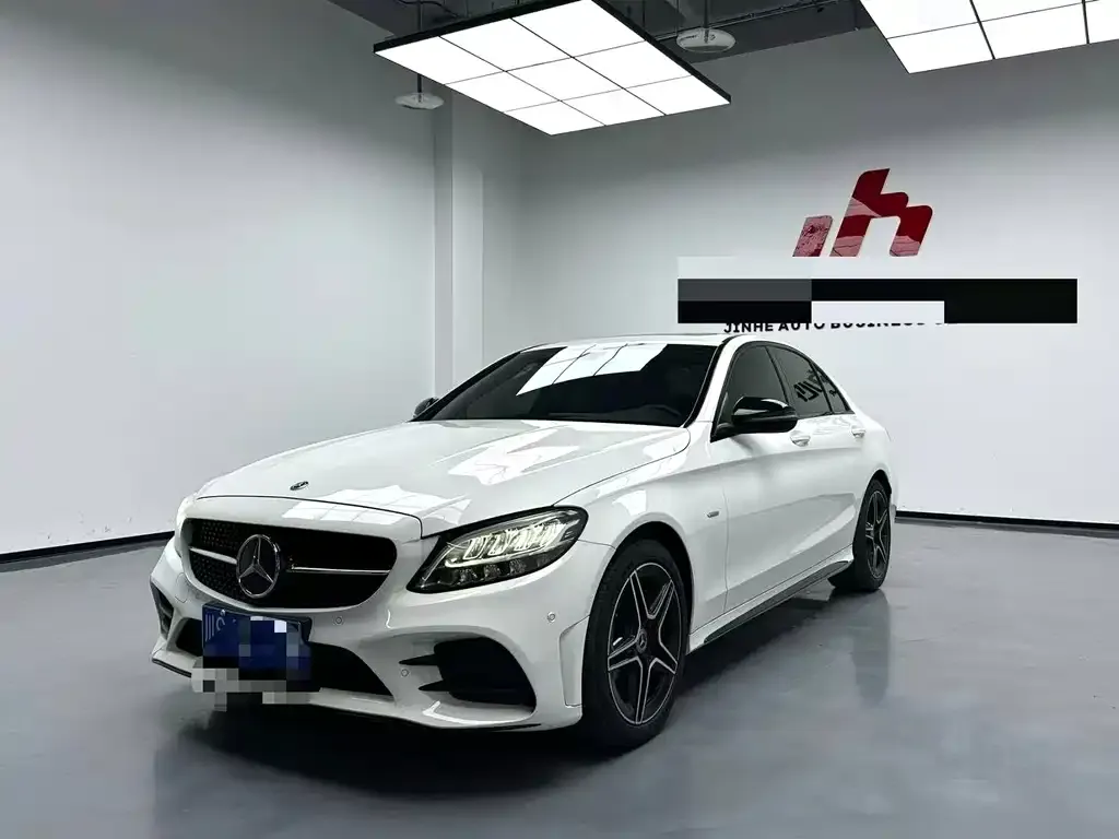Mercedes-Benz C-Class — фото 1