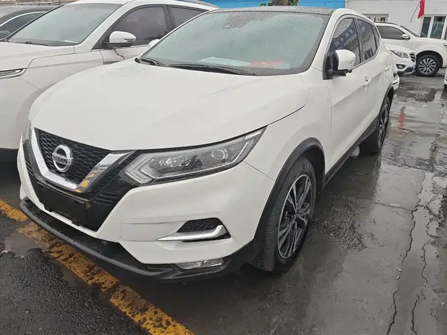 Nissan Qashqai — фото 1