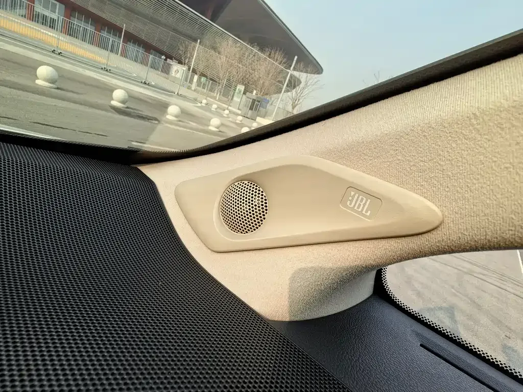 Toyota Alphard — фото 6