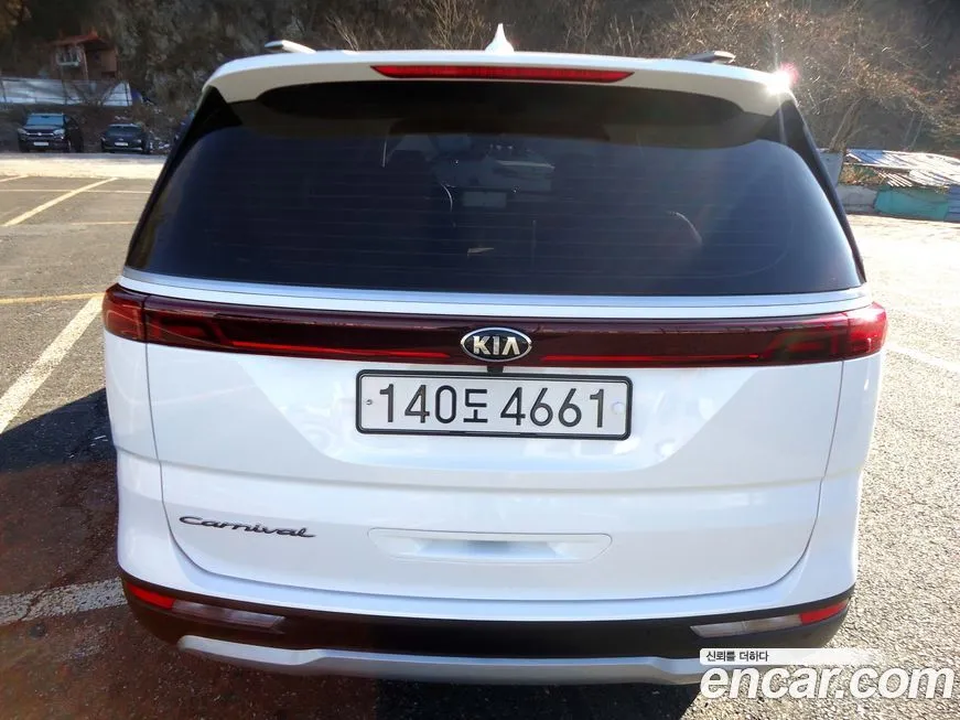 Kia Carnival — фото 6