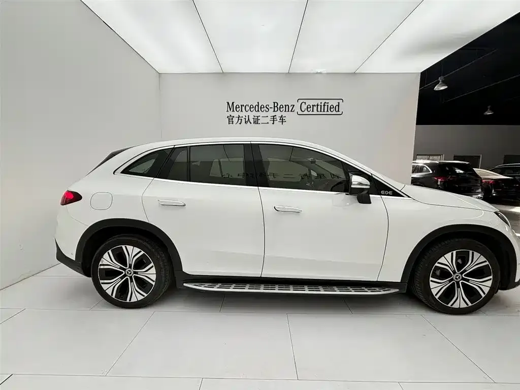 Mercedes-Benz EQE SUV — фото 9