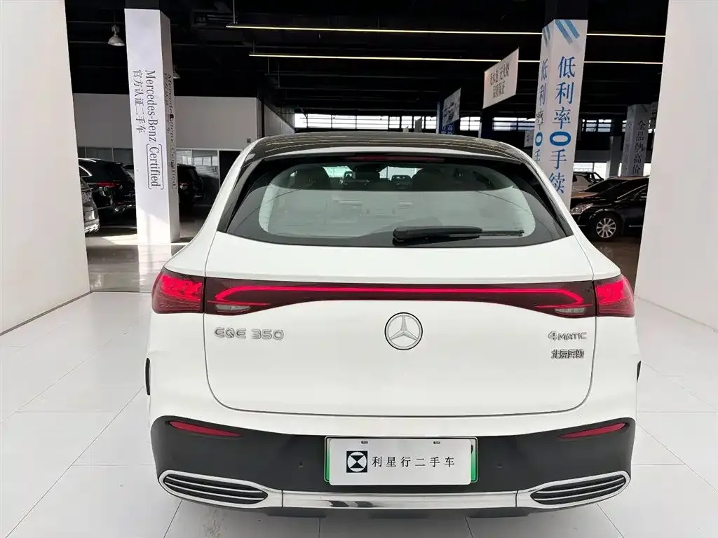 Mercedes-Benz EQE SUV — фото 8