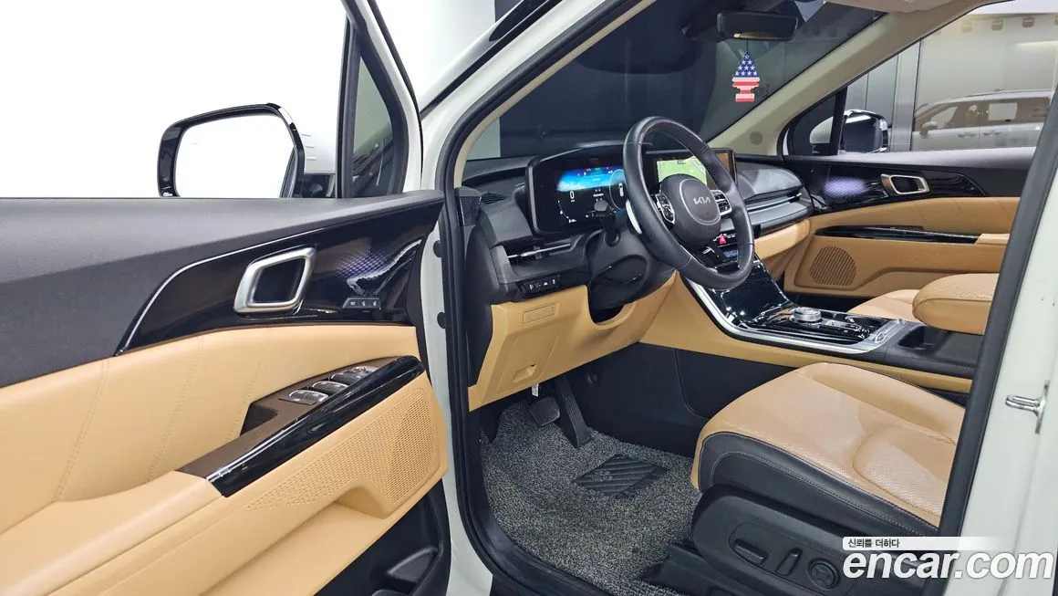 Kia Carnival — фото 10