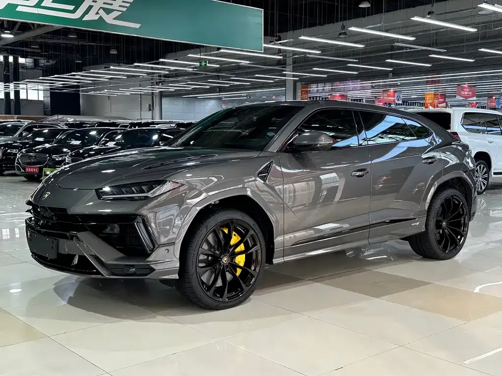 Lamborghini Urus — фото 1