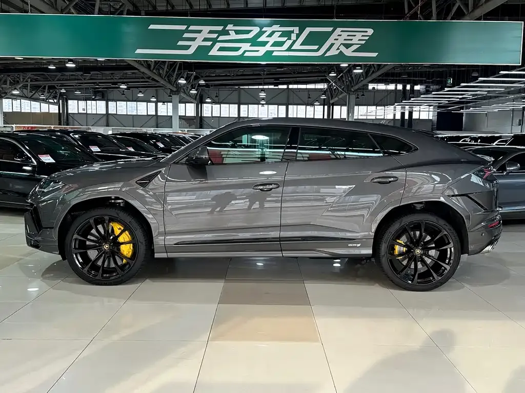 Lamborghini Urus — фото 8