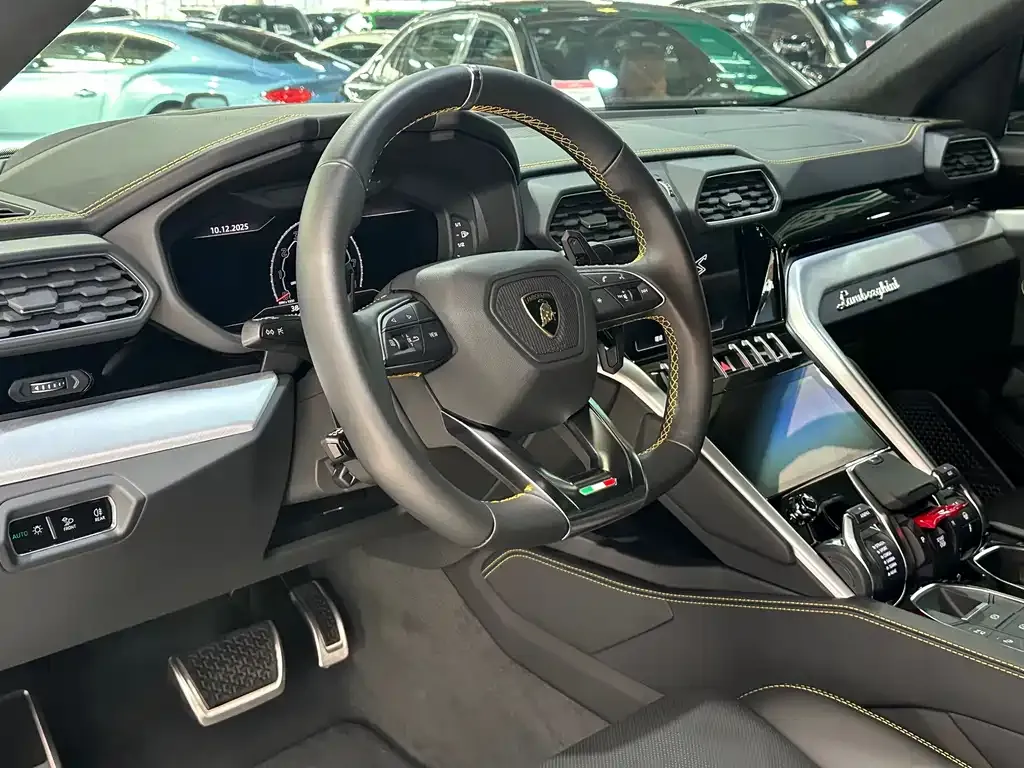 Lamborghini Urus — фото 5