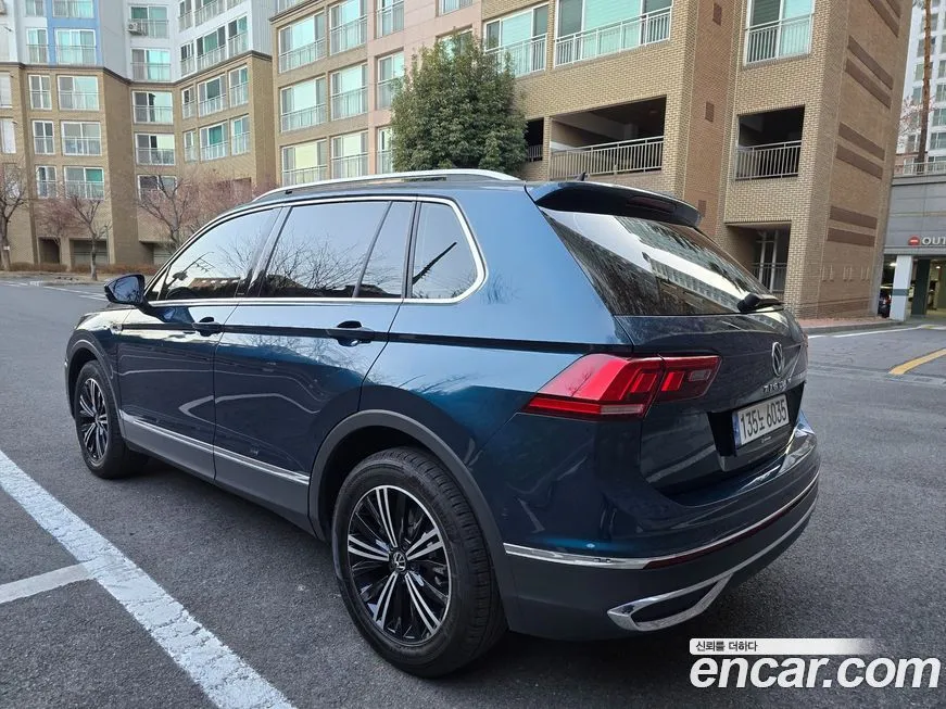Volkswagen Tiguan — фото 10