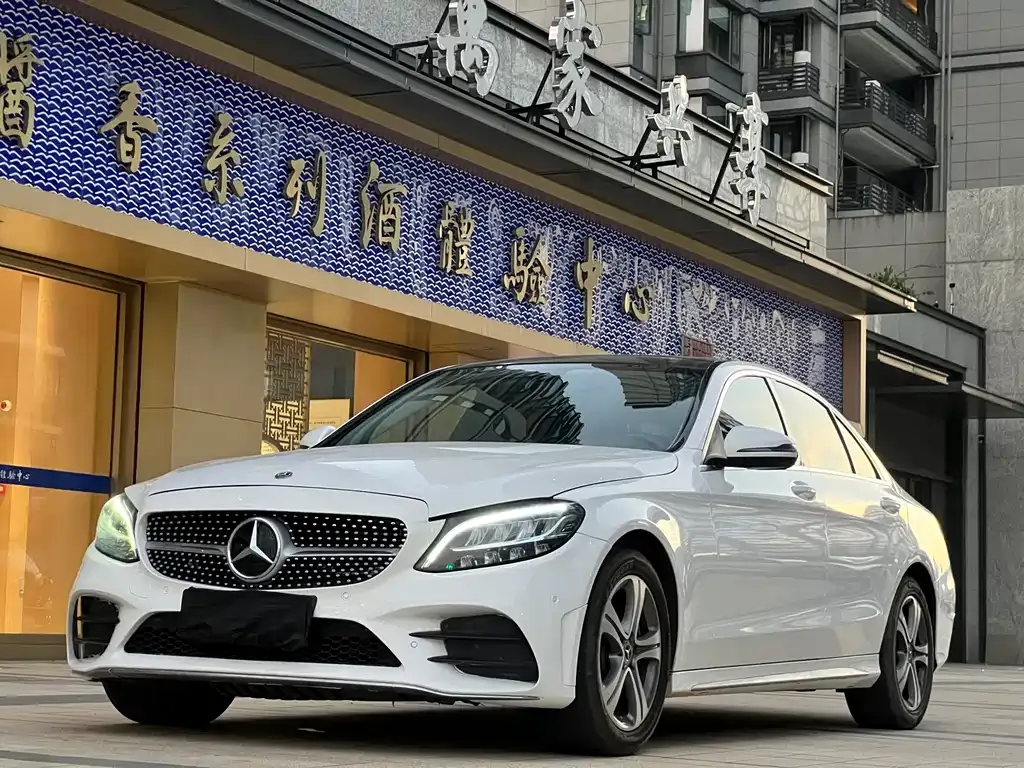 Mercedes-Benz C-Class — фото 1