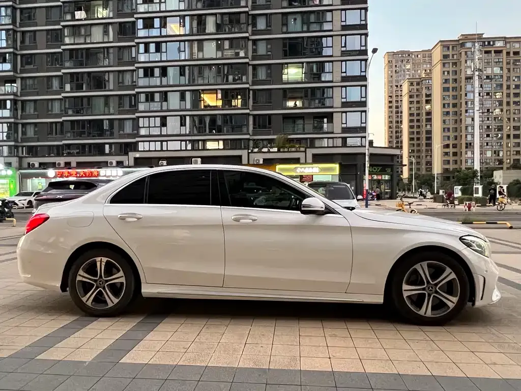 Mercedes-Benz C-Class — фото 4