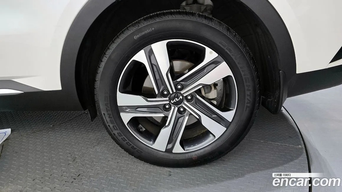 Kia Sorento — фото 7