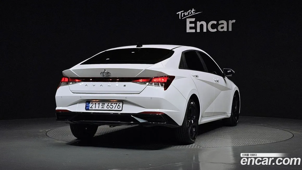 Hyundai AVANTE — фото 2