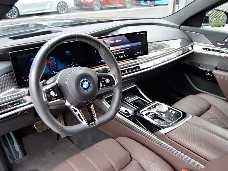 BMW i7 — фото 3