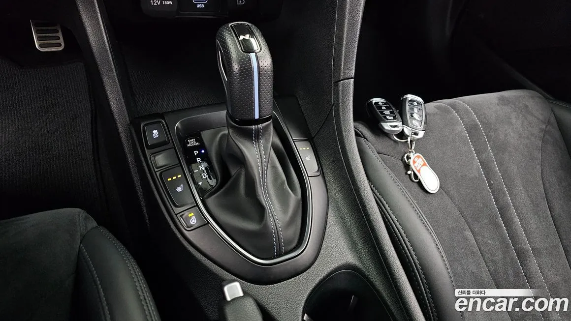 Hyundai Veloster — фото 3