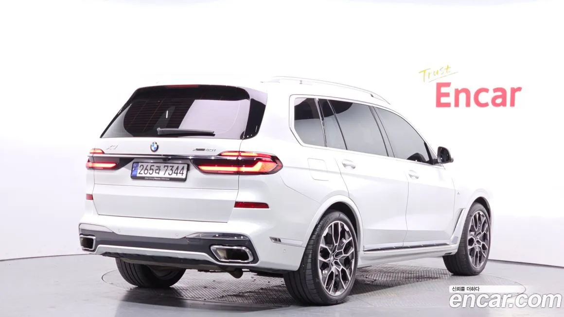 BMW X7 — фото 2