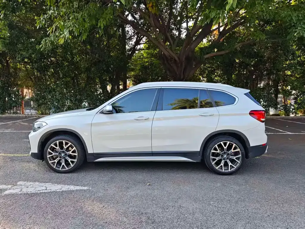 BMW X1 — фото 7