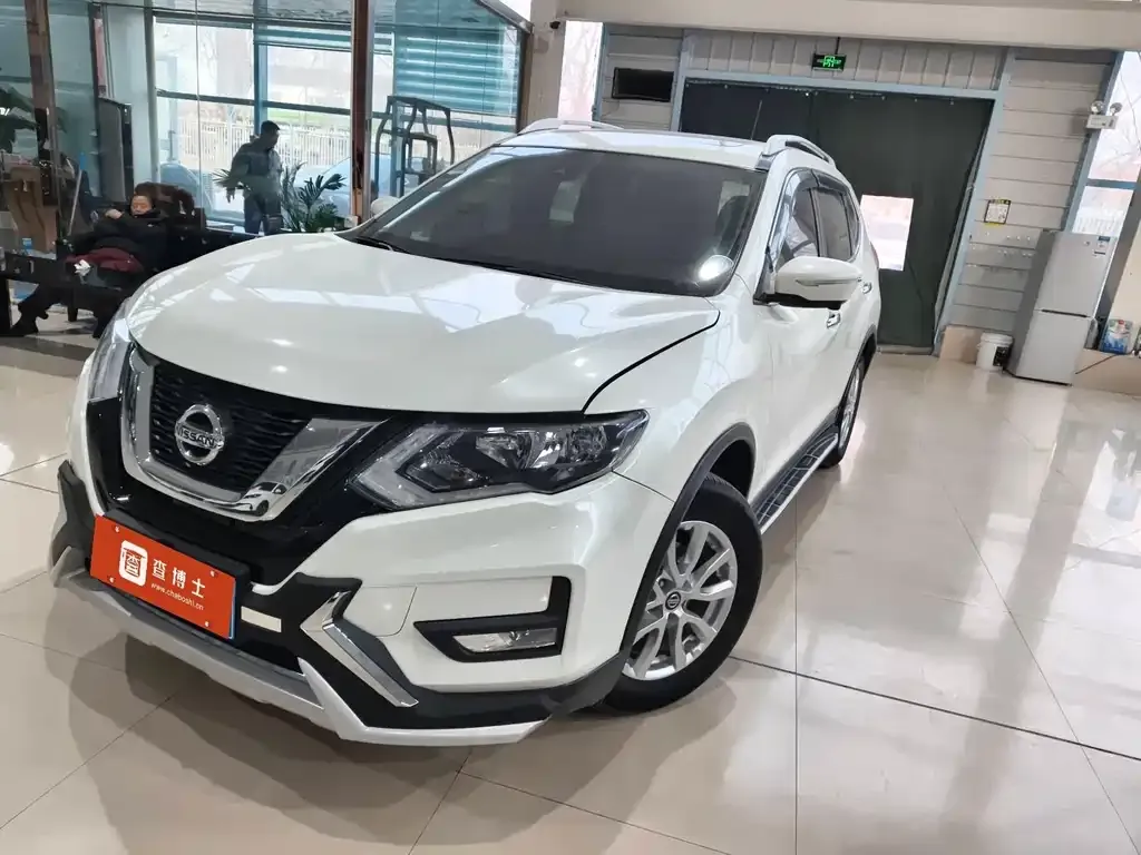 Nissan X-Trail — фото 1