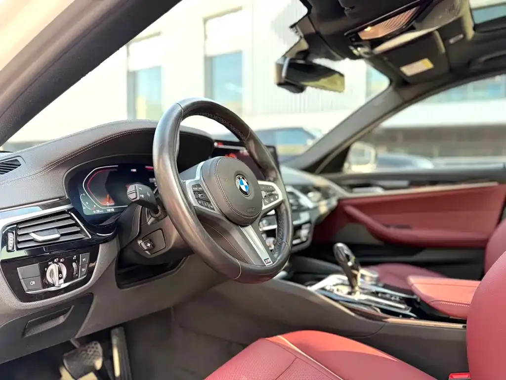 BMW 5 Series — фото 4