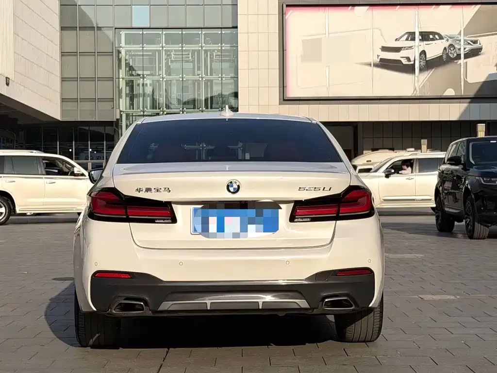 BMW 5 Series — фото 2