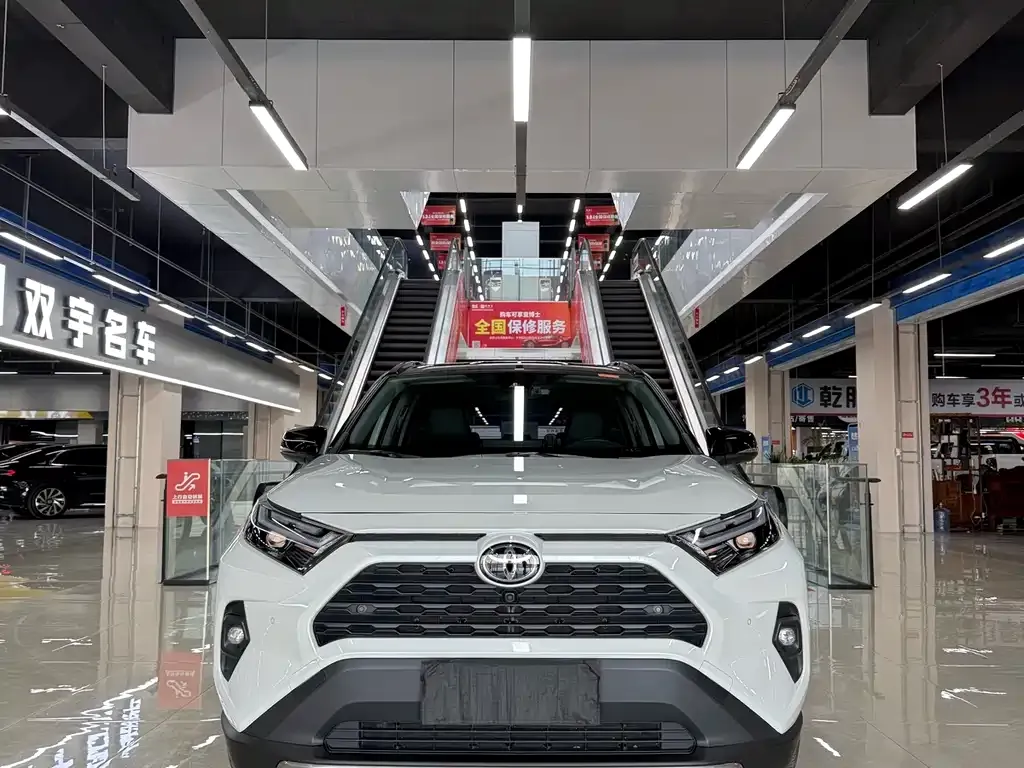Toyota RAV4 — фото 2