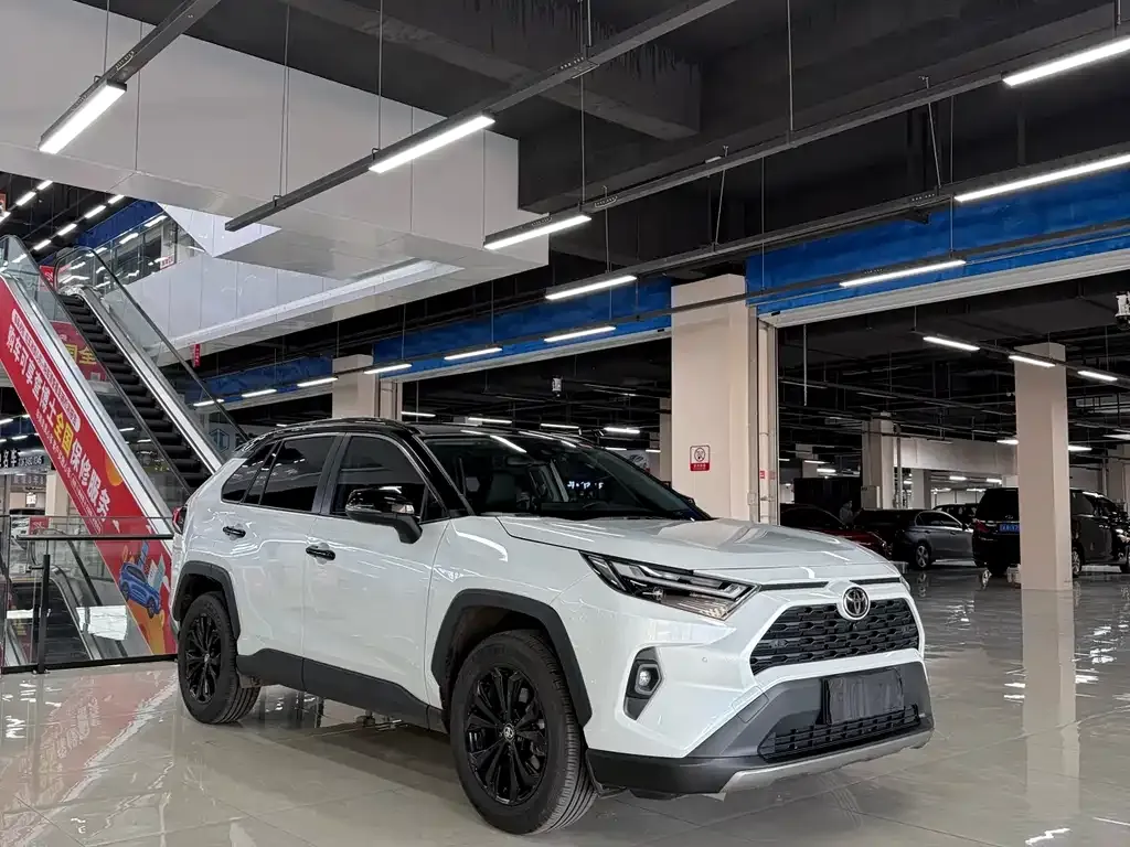 Toyota RAV4 — фото 3