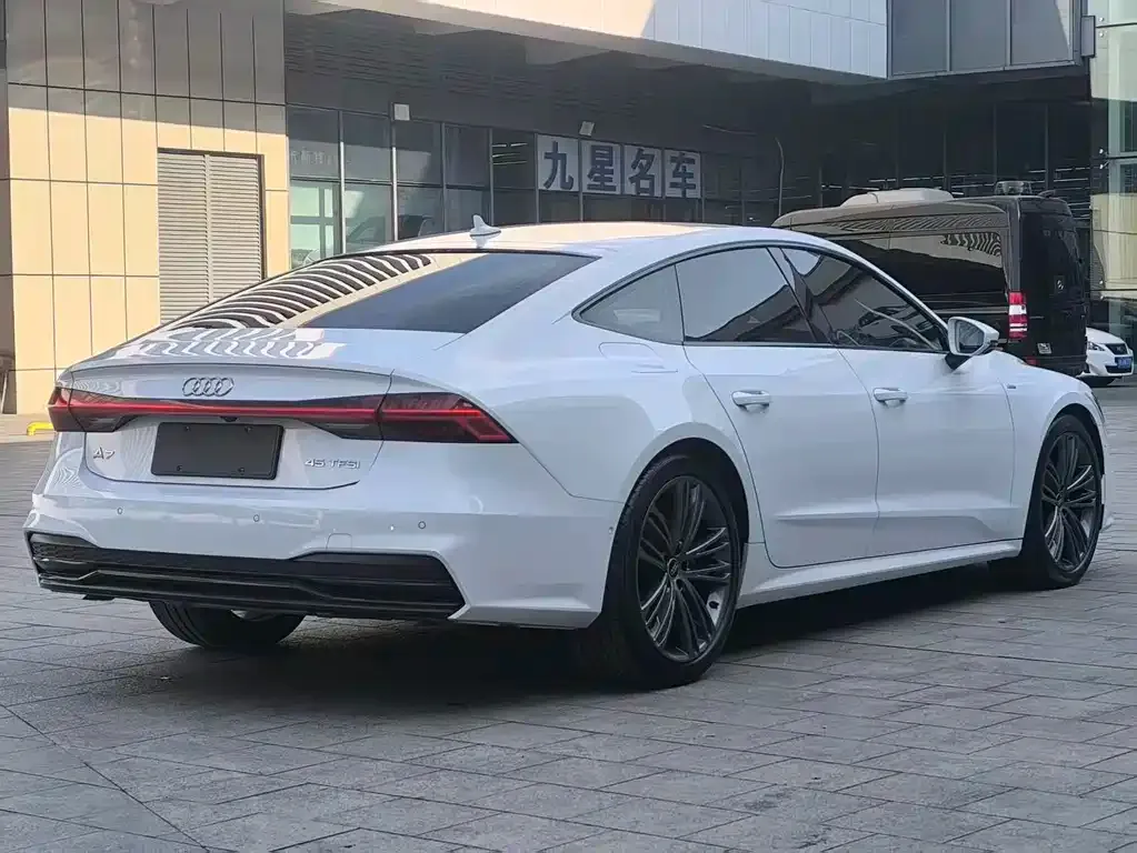 Audi A7 — фото 7