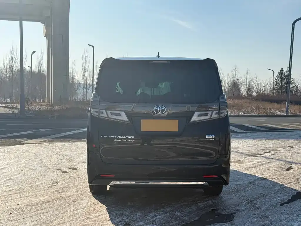 Toyota Vellfire — фото 3