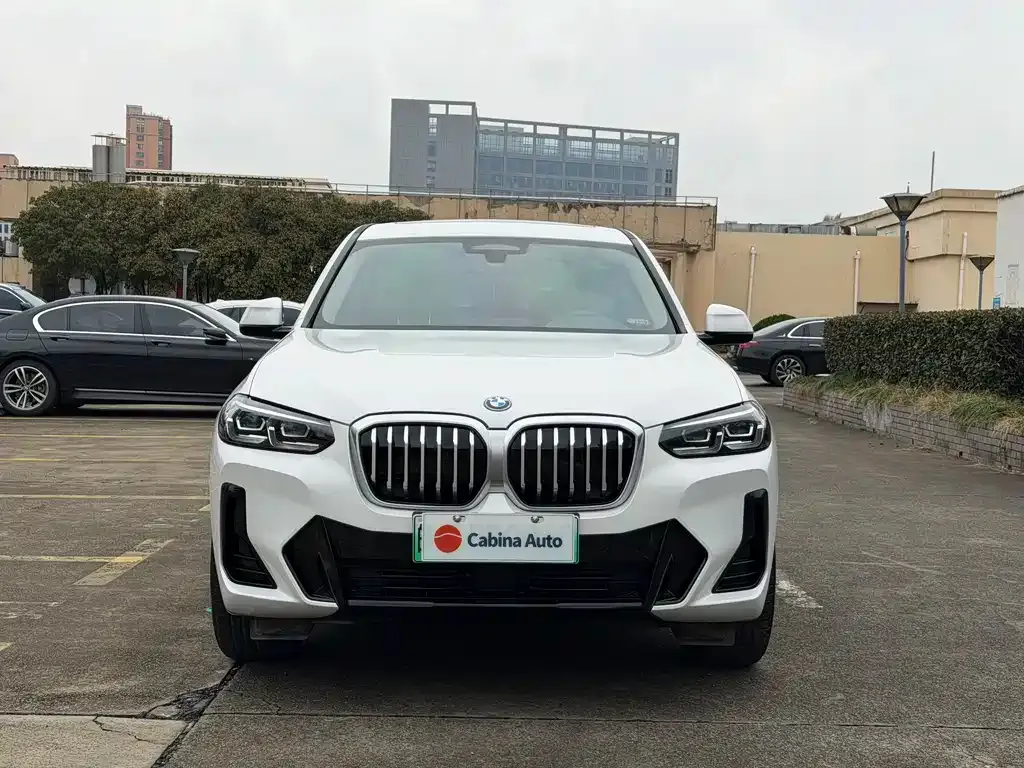 BMW iX3 — фото 9