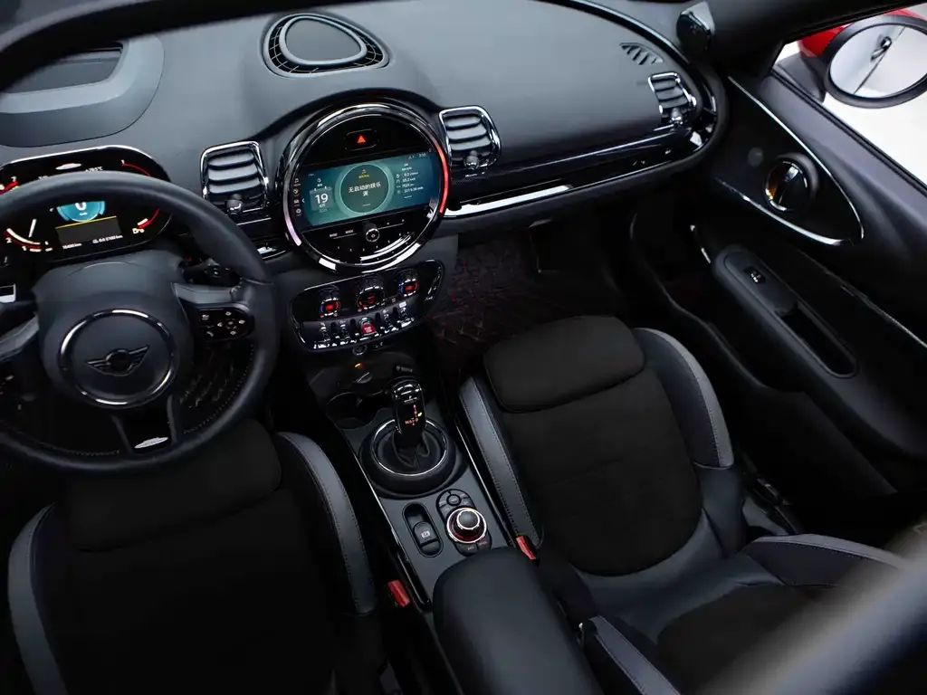 MINI Clubman JCW — фото 9